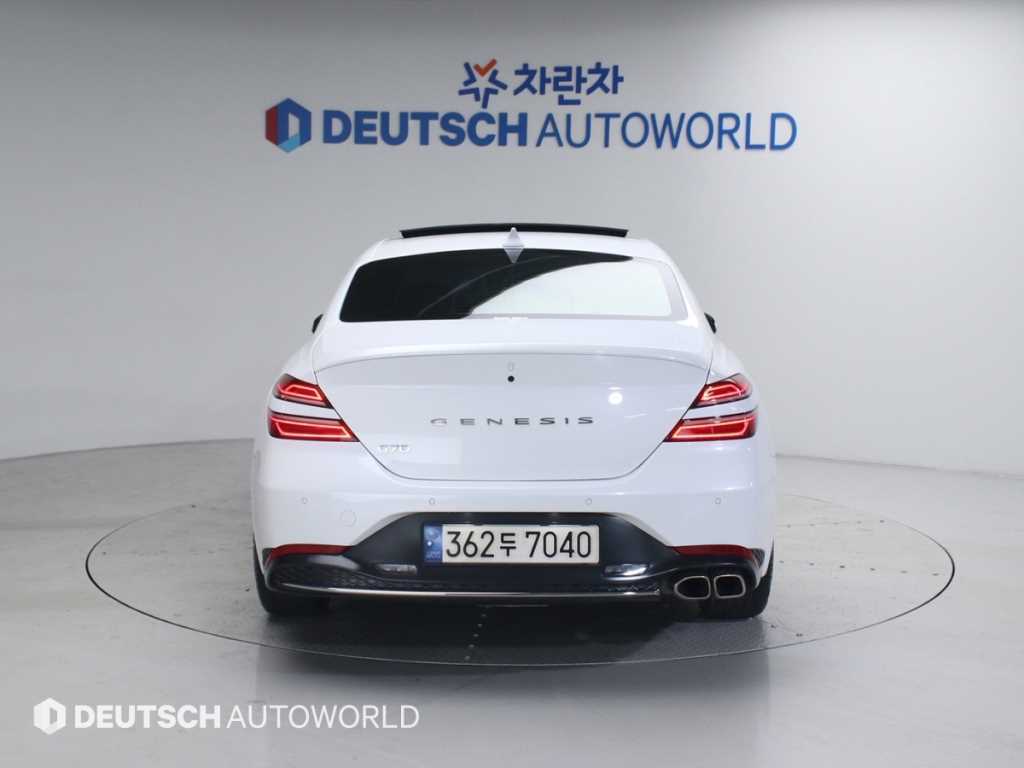 Genesis G70 - Vista 4