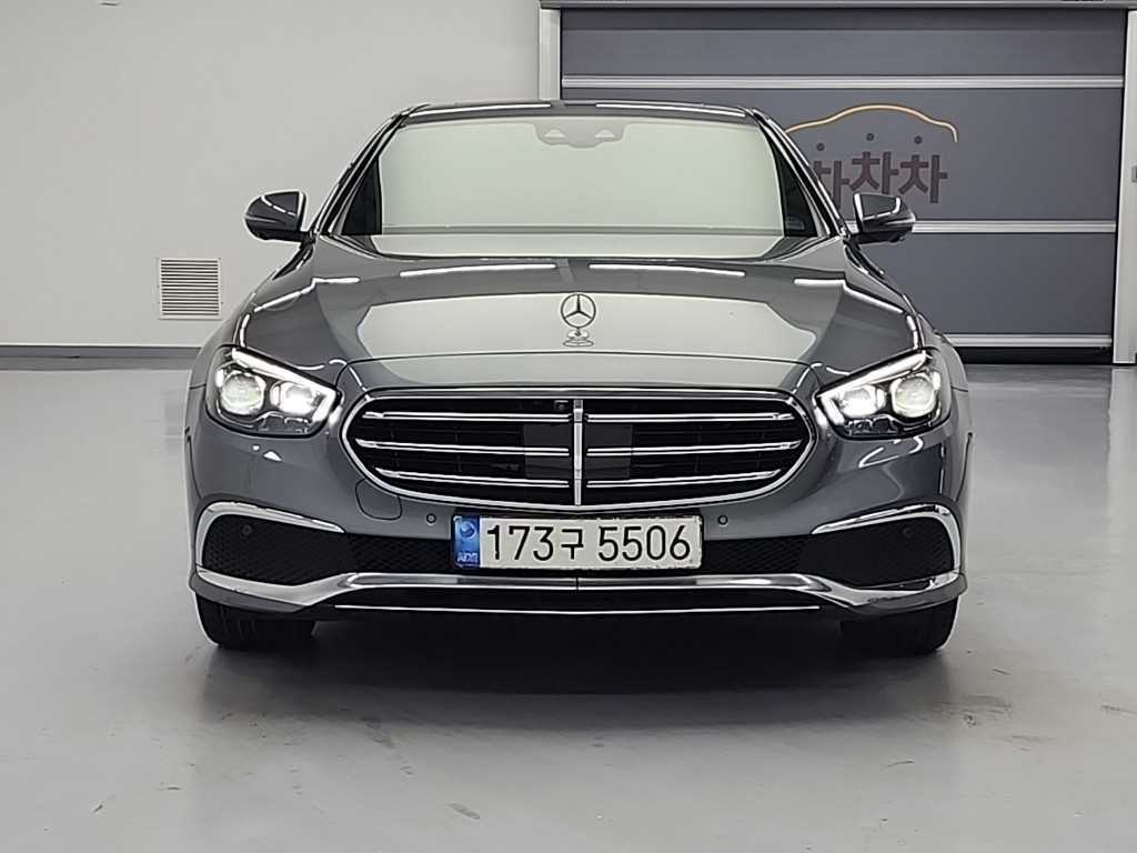 Mercedes Benz E class - Vista 2