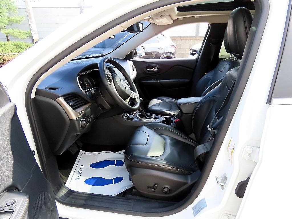 Jeep Cherokee - Vista 5