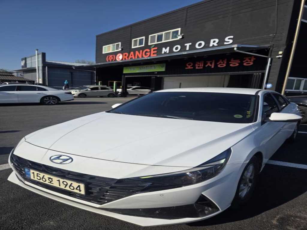 HYUNDAI Avante - Vista 2