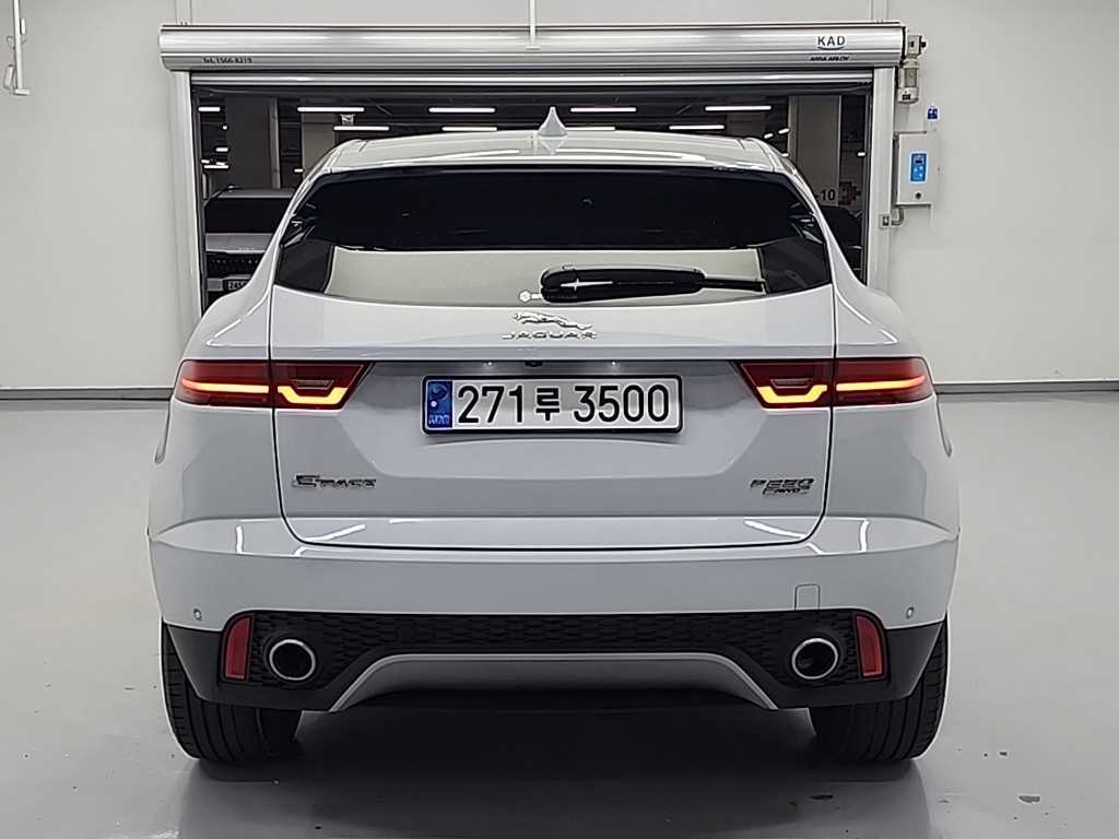 Jaguar E-PACE - Vista 3