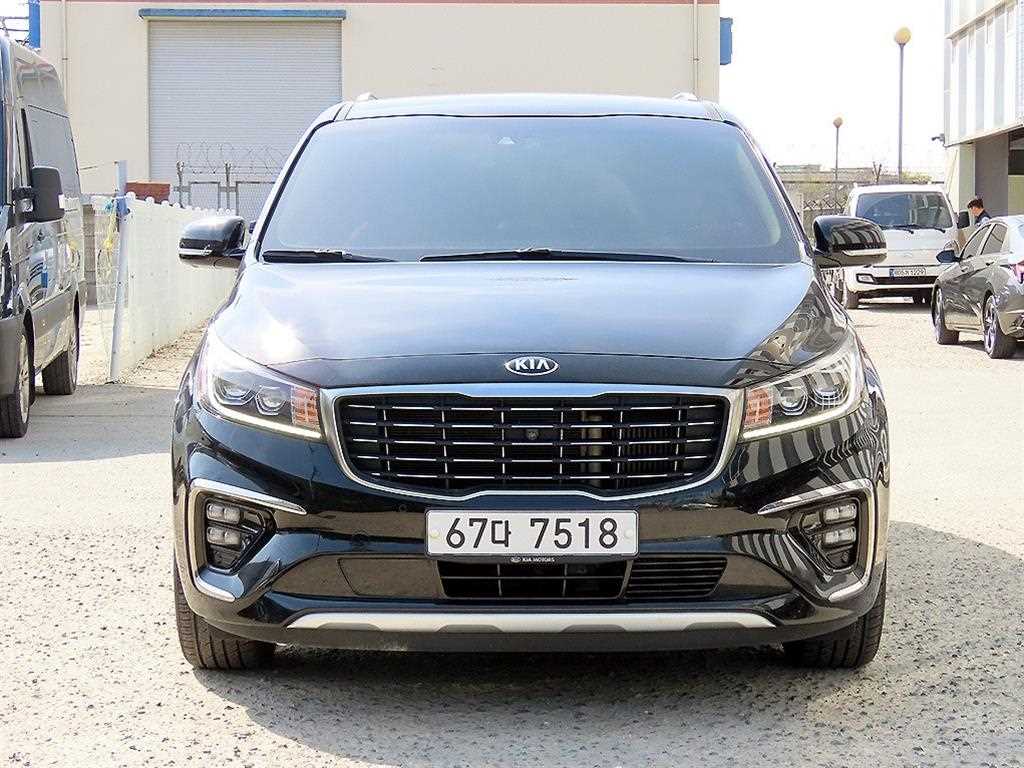 KIA Carnival 2019 Negro - Importación desde Corea - HF Imports Iquique - Foto 1
