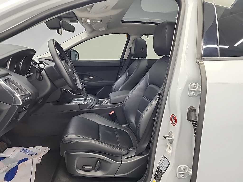 Jaguar E-PACE - Vista 11