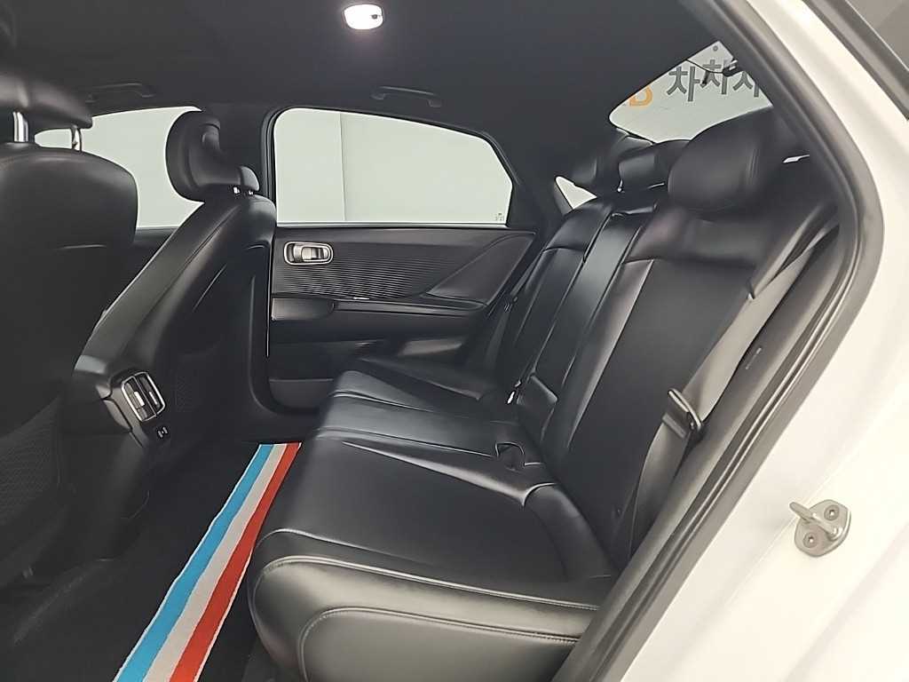 HYUNDAI Ioniq 6 - Vista 12