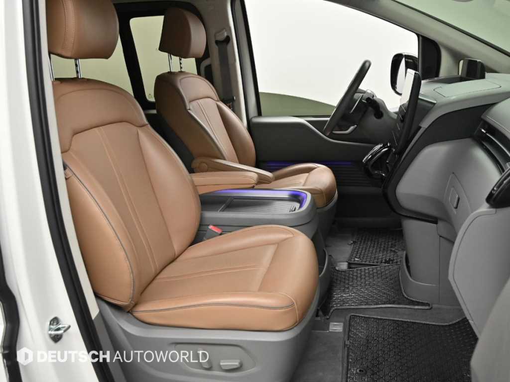 HYUNDAI Staria - Vista 10