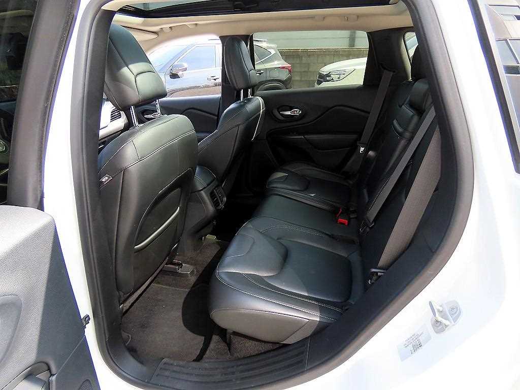 Jeep Cherokee - Vista 6