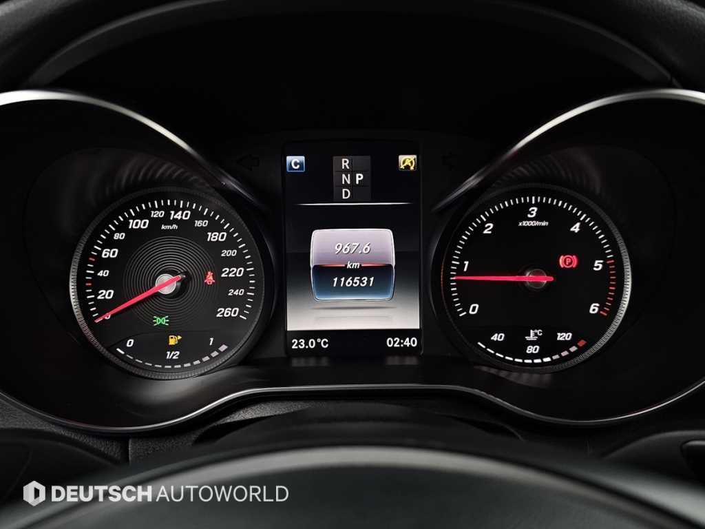 Mercedes Benz C Class - Vista 5