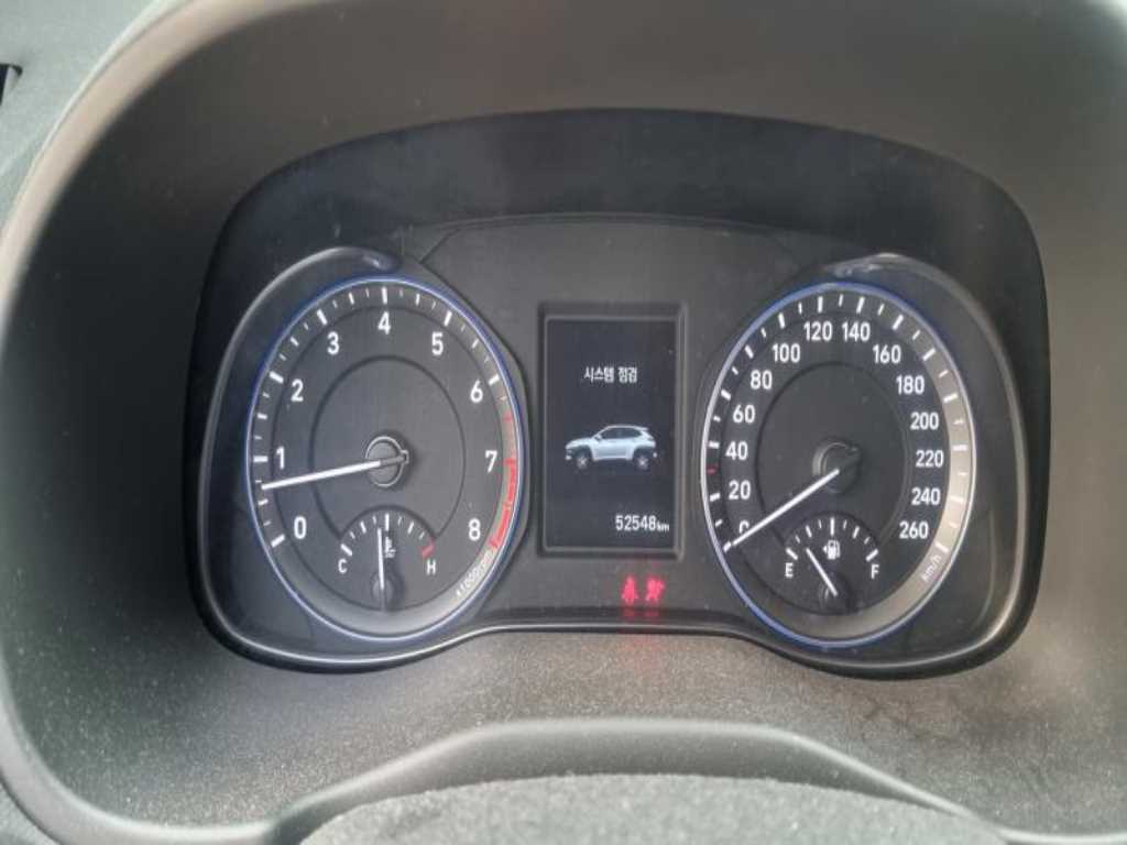 HYUNDAI Kona - Vista 6