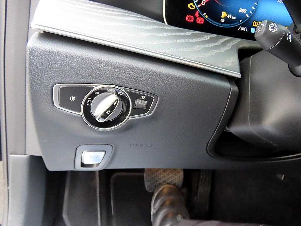 Mercedes Benz E class - Vista 12