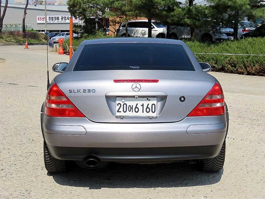 Mercedes Benz SLK Class - Vista 8