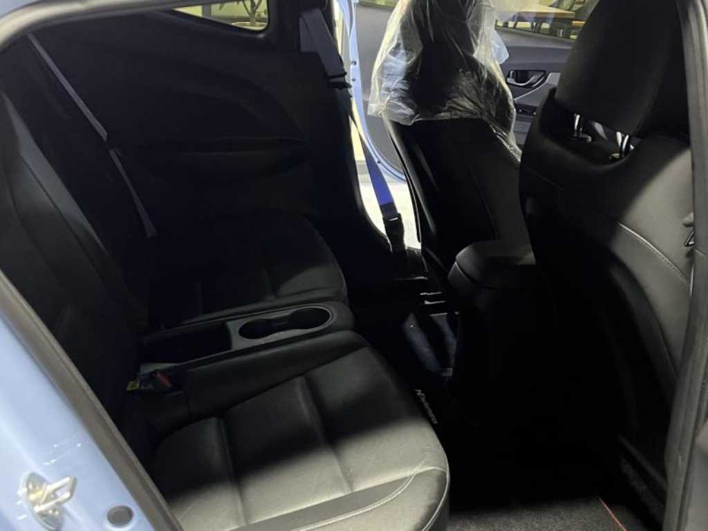 HYUNDAI Veloster - Vista 10