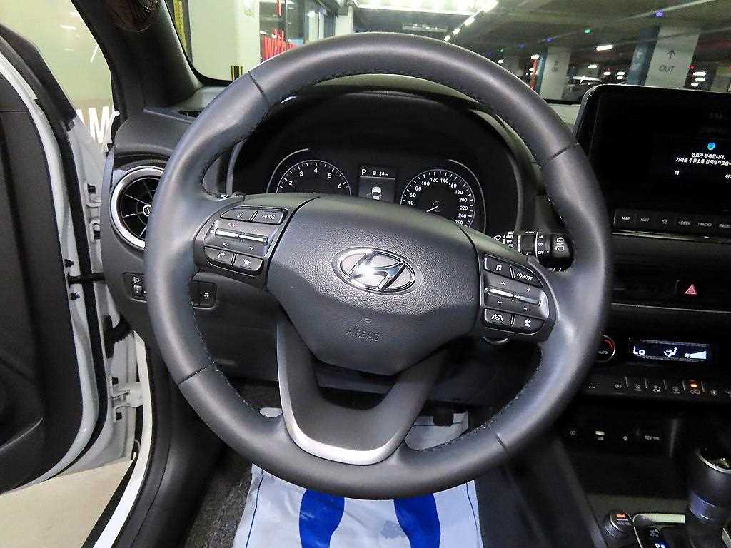 HYUNDAI Kona - Vista 8