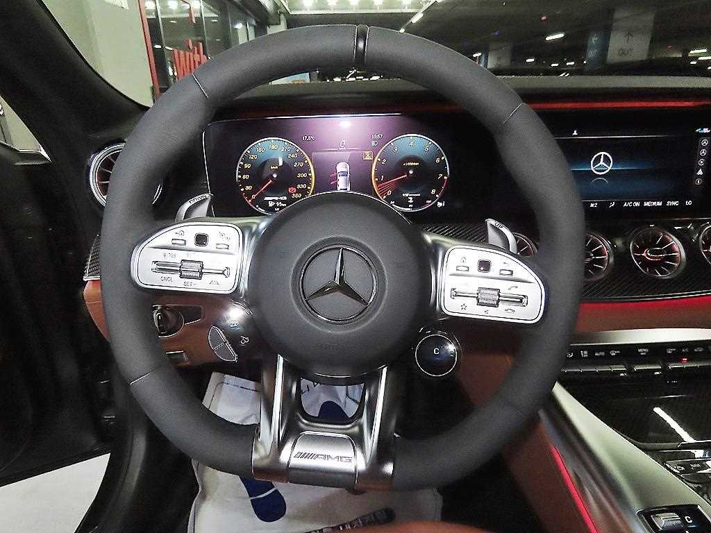 Mercedes Benz AMG GT - Vista 8