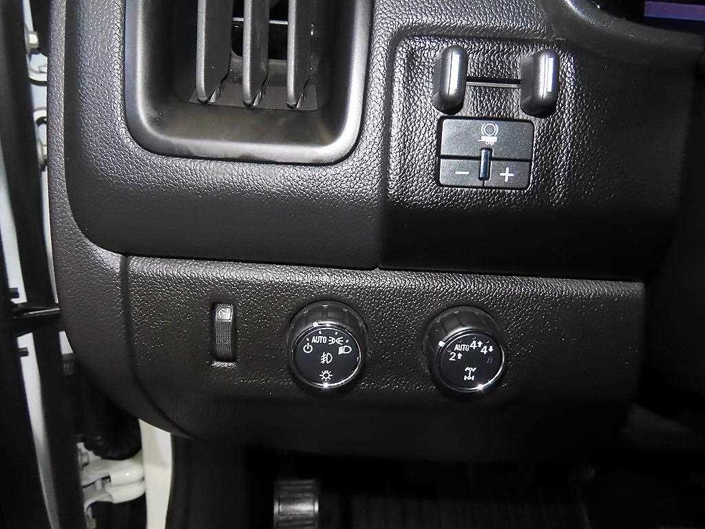 Chevrolet ?Colorado 2020 Blanco - Importación desde Corea - HF Imports Iquique - Foto 14