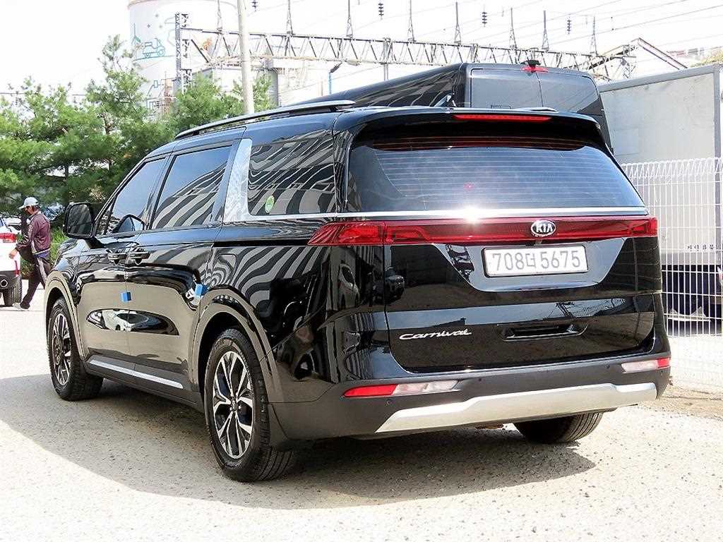 KIA Carnival - Vista 3