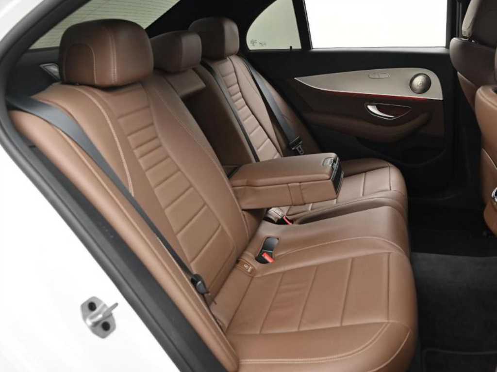 Mercedes Benz E class - Vista 12