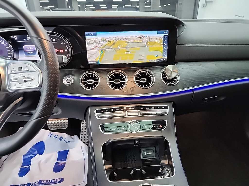Mercedes Benz E class - Vista 10