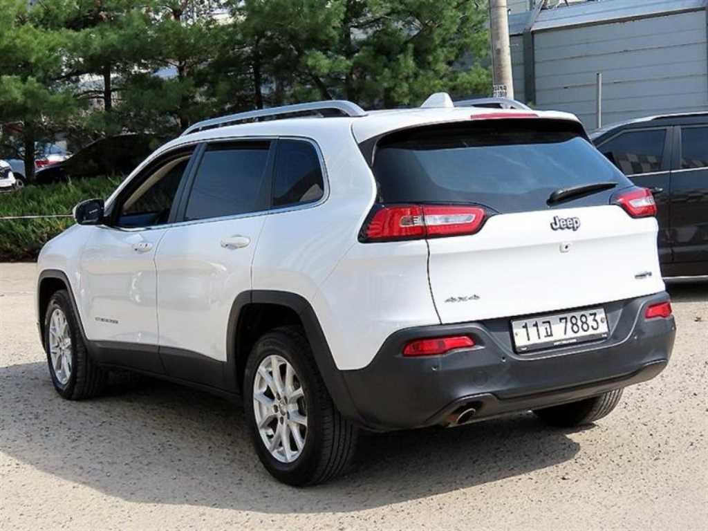 Jeep Cherokee - Vista 4