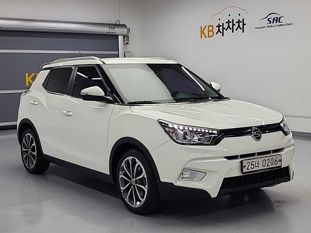 Ssangyong Tivoli - Vista 4