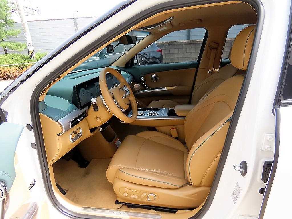 Genesis GV60 - Vista 5