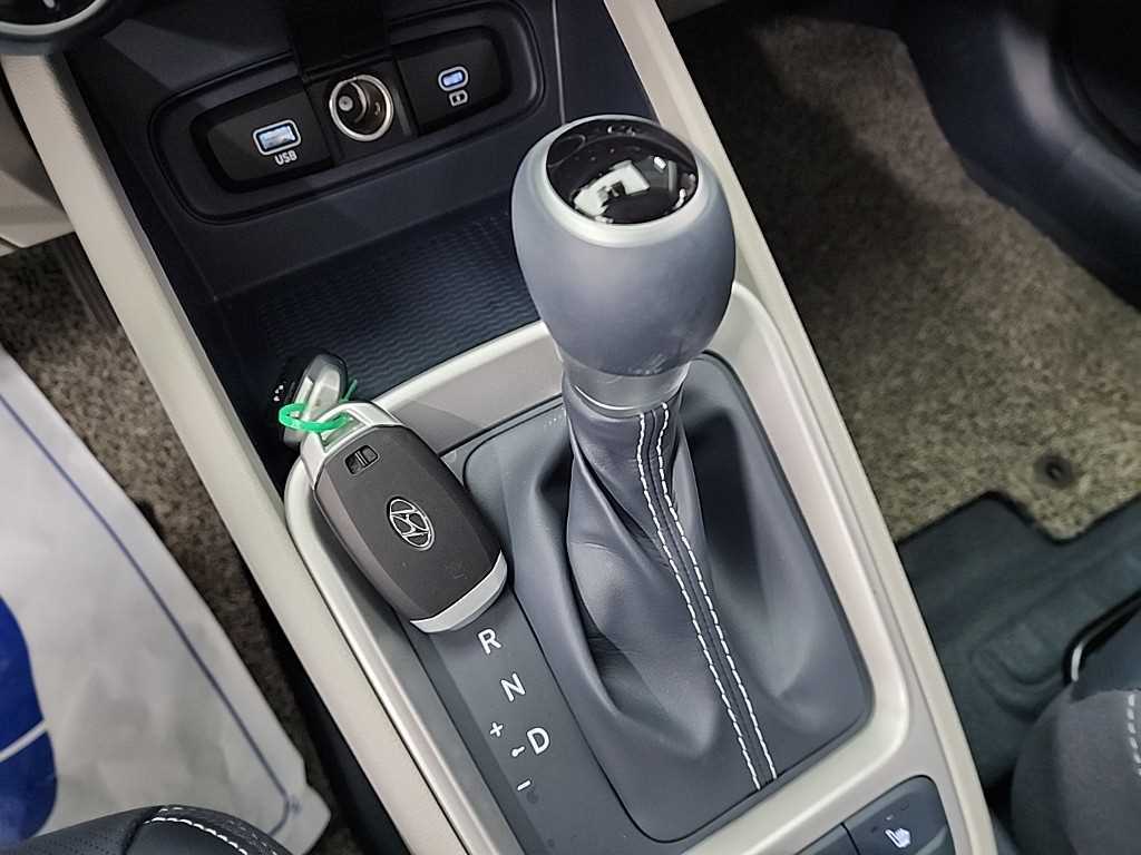 HYUNDAI Venue - Vista 8