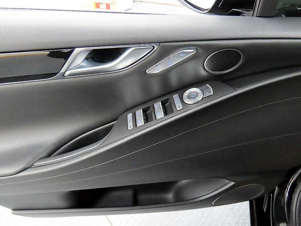 Genesis G80 - Vista 11