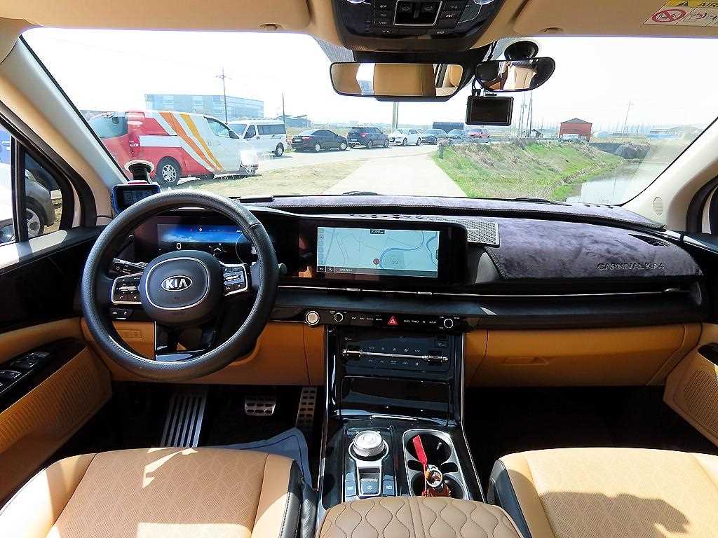 KIA Carnival - Vista 9