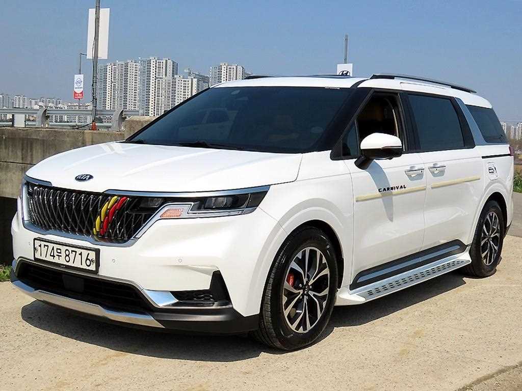 KIA Carnival - Vista 2