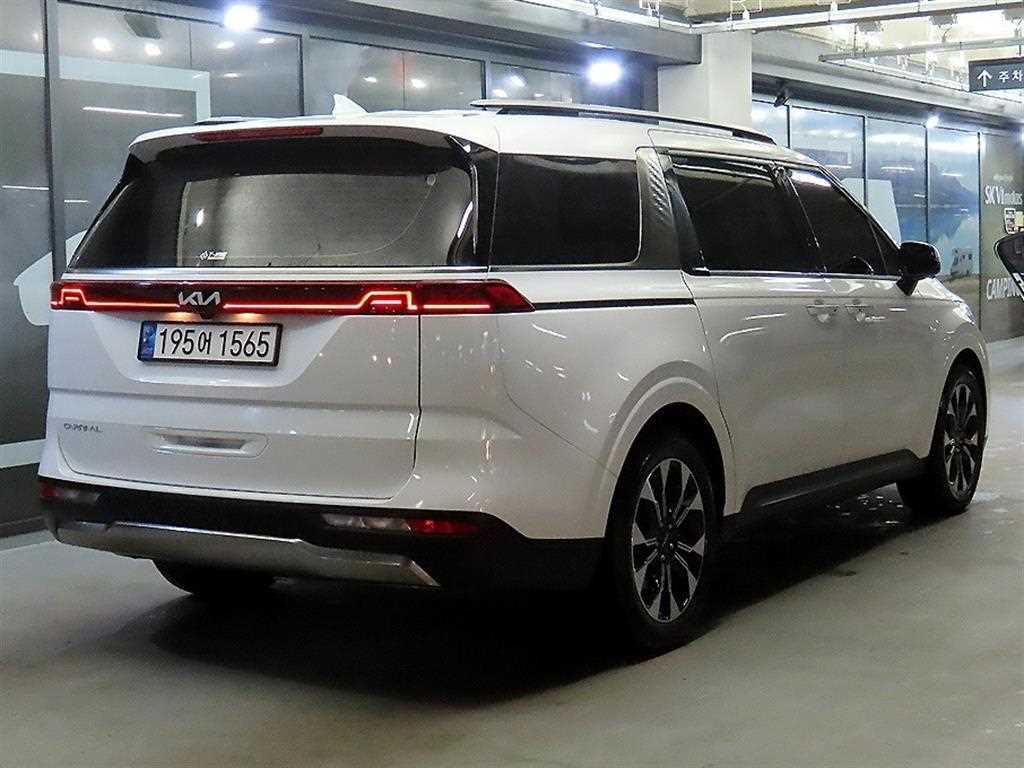 KIA Carnival - Vista 4