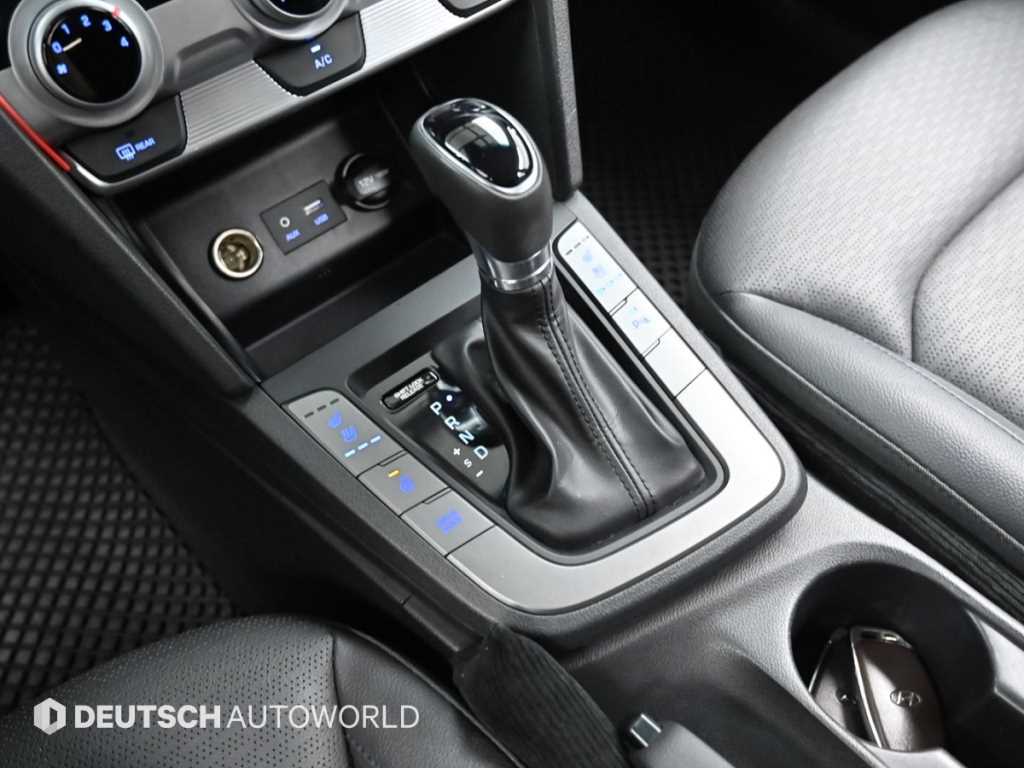 HYUNDAI Avante - Vista 9