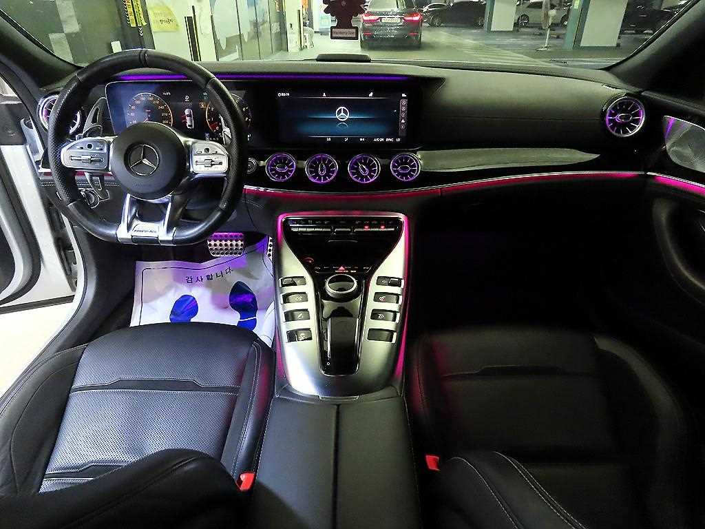 Mercedes Benz AMG GT - Vista 10