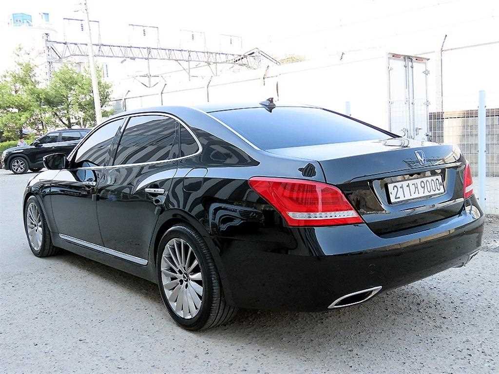 HYUNDAI Equus - Vista 3