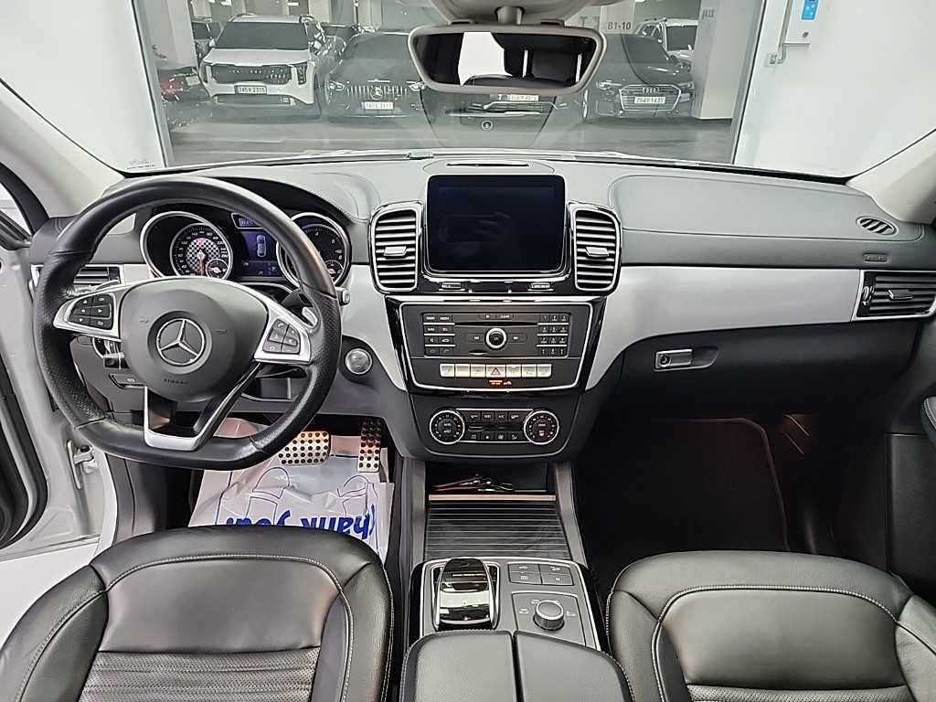 Mercedes Benz GLE Class - Vista 7