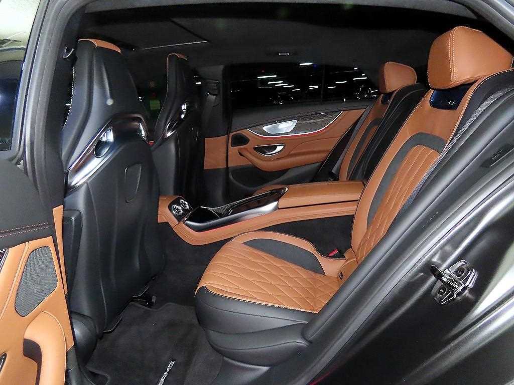 Mercedes Benz AMG GT - Vista 7