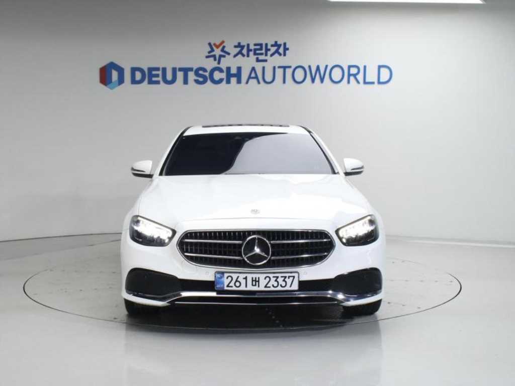 Mercedes Benz E class - Vista 3