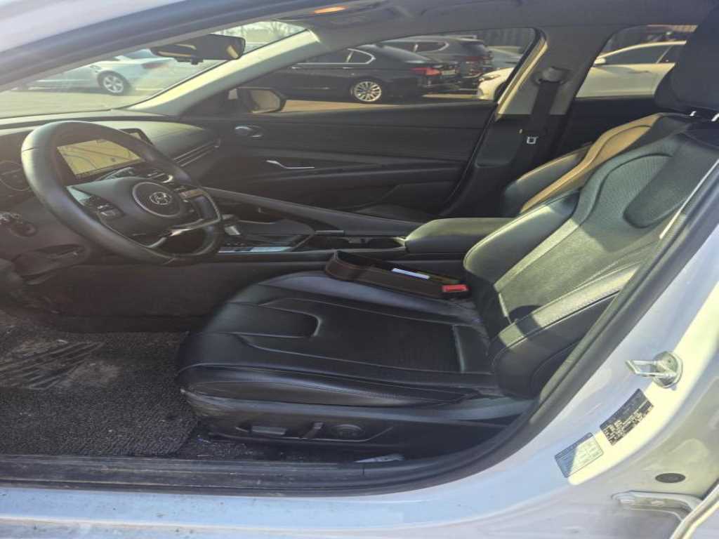 HYUNDAI Avante - Vista 4