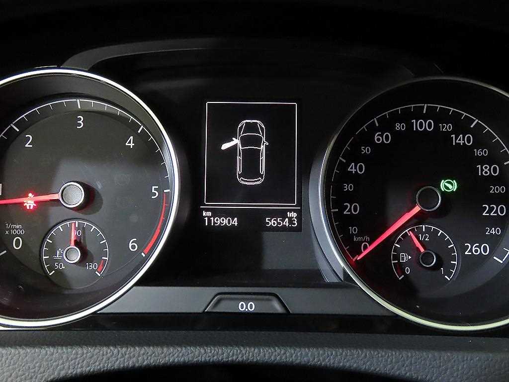 Volkswagen Golf - Vista 9