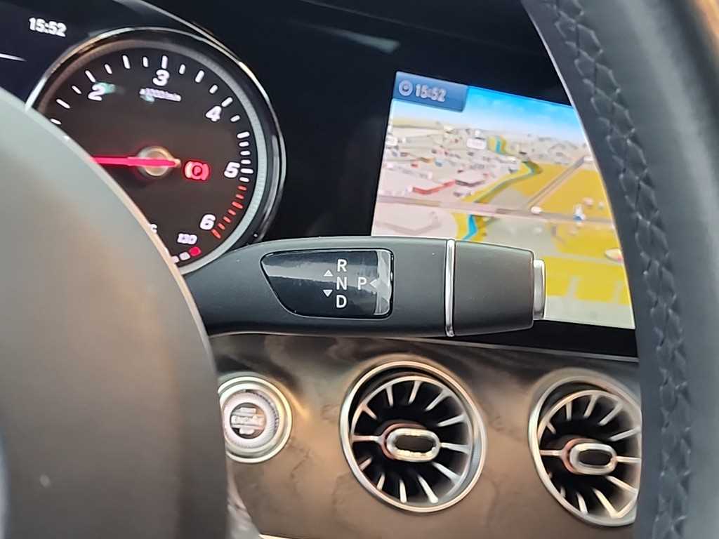 Mercedes Benz E class - Vista 8