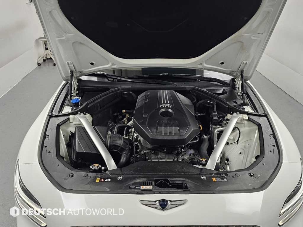 Genesis G70 - Vista 6