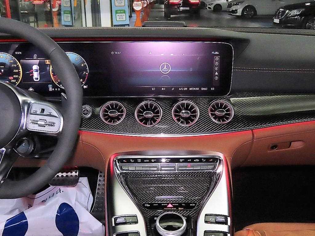 Mercedes Benz AMG GT - Vista 11