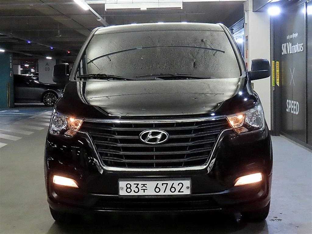 HYUNDAI Starex - Vista 2