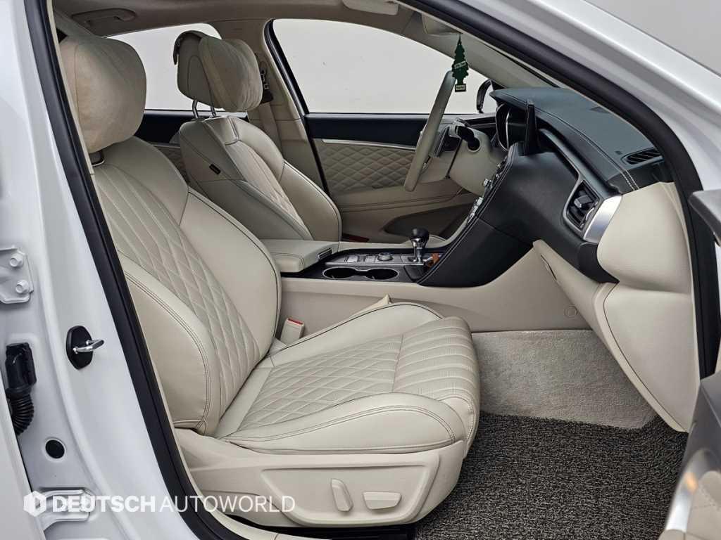 Genesis G70 - Vista 10