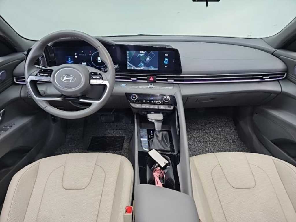 HYUNDAI Avante - Vista 5