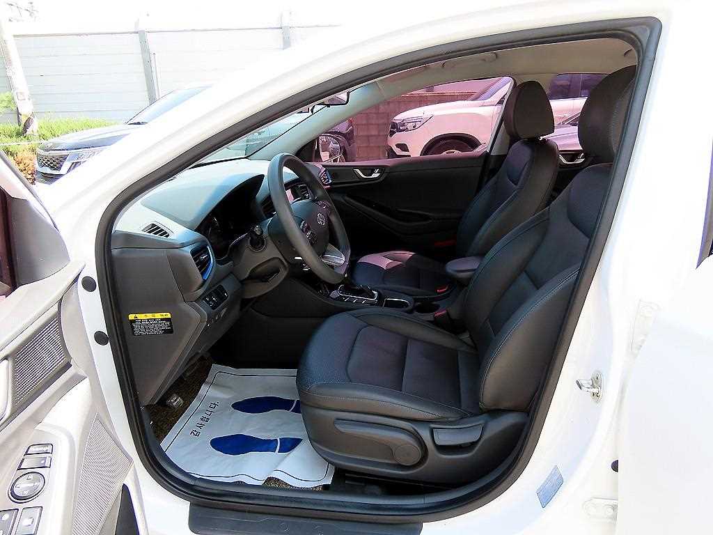 HYUNDAI Ioniq - Vista 5