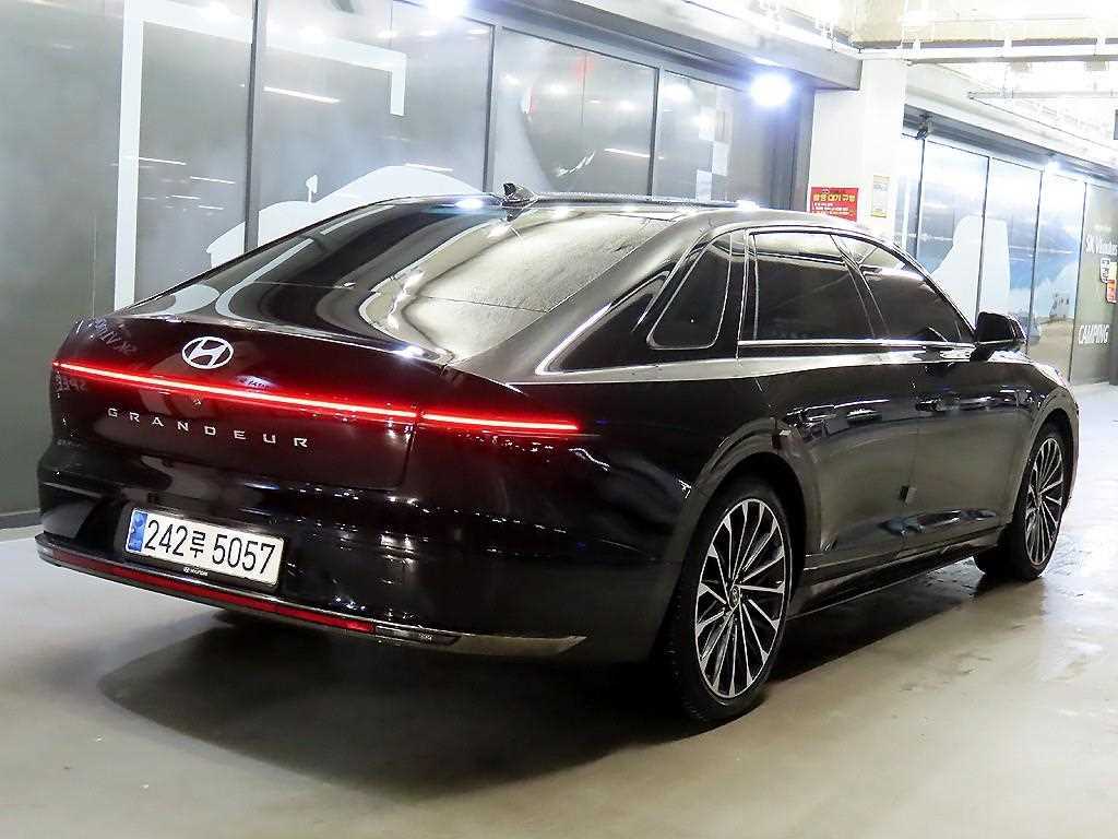 HYUNDAI Grandeur - Vista 4