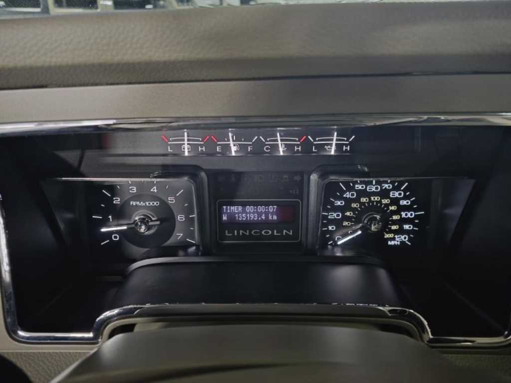 Lincoln Navigator - Vista 9