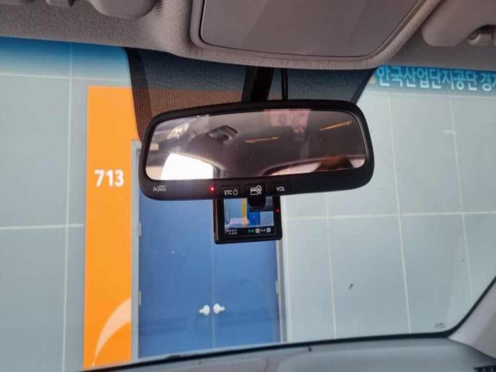 HYUNDAI Kona - Vista 8