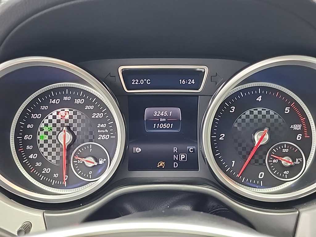 Mercedes Benz GLE Class - Vista 6