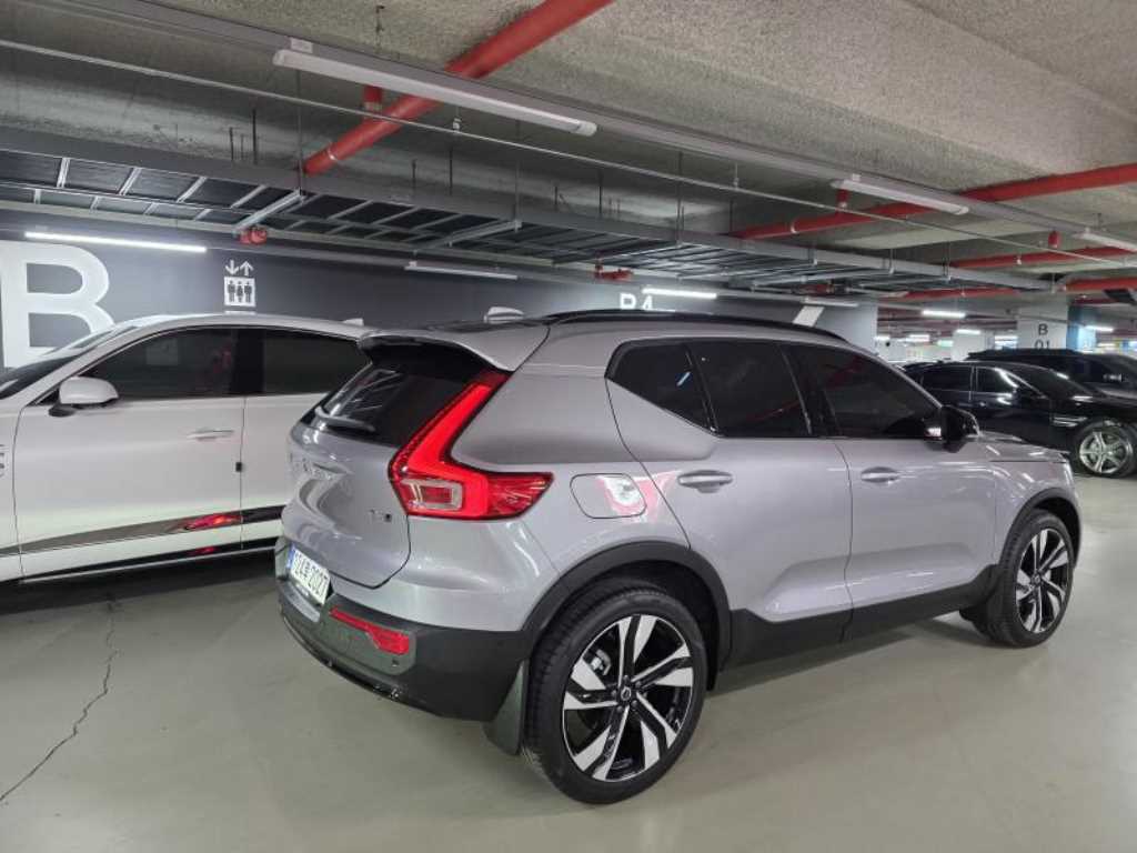 Volvo XC40 - Vista 4