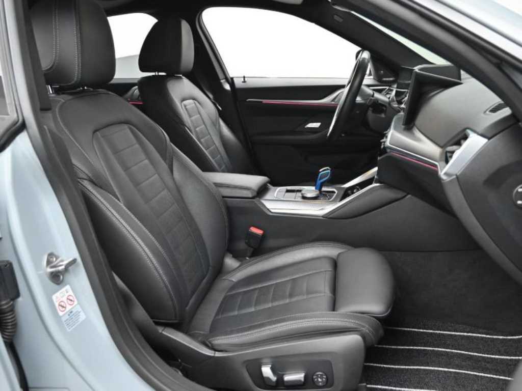 BMW i4 - Vista 10
